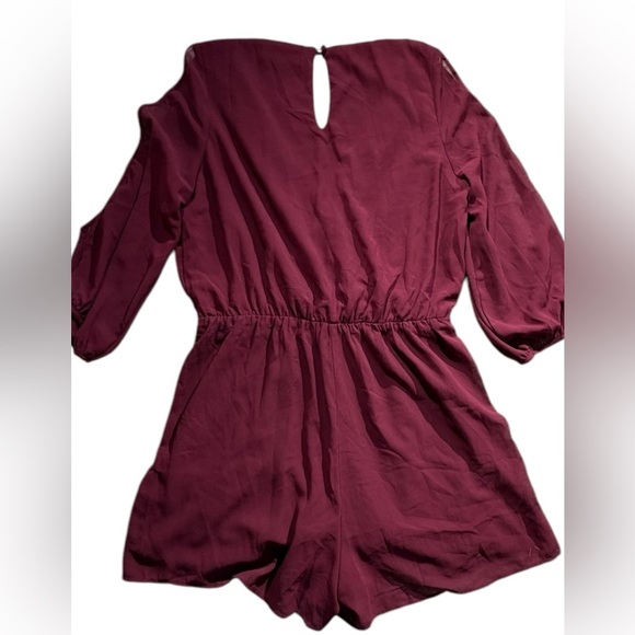 Lulu’s NWT Maroon Short Romper with 3/4 Keyhole Sleeves size M - Picture 11 of 14